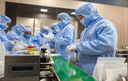 三星迎来史上首位外籍首席设计官开启设计创新纪元根据最新的报道库克此次套现超过了17亿元人民币